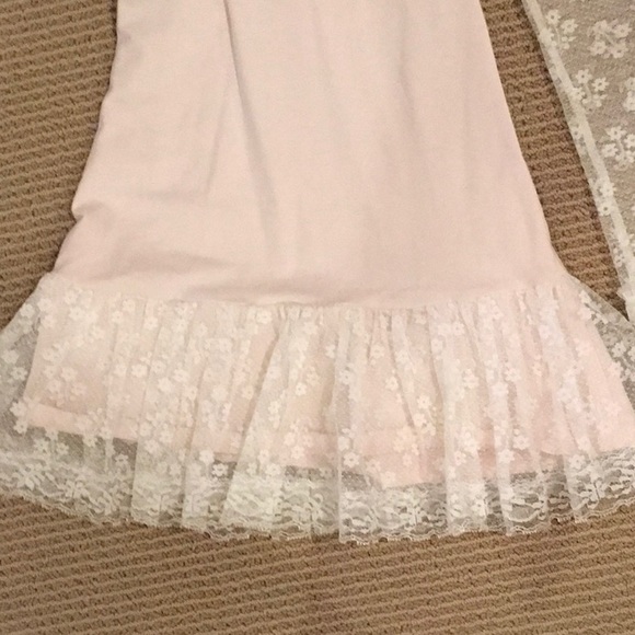 MONNALISA FRENCH LACE DRESS . Gorgeous in pristine condition . - Picture 7 of 7